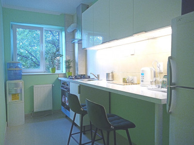 Apartament 2 camere decomandat,  Strada Frunzișului