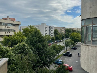 Spatiu de birou | 3 camere decomandate | Piata Cipariu