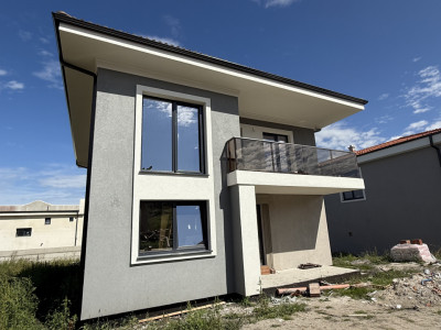 Casă individuală pozitionata intr-un cartier privat – Chinteni
