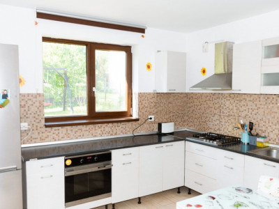 | Casa individuala cu 5 camere | 211 mp | 450 mp teren | Zona Vivo |