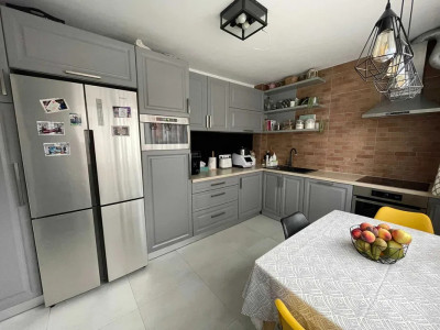 | Apartament 3 camere | 74 mp | Mobilat & Utilat | Buna - Ziua |