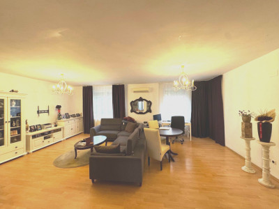 | Apartament 3 camere | 102 mp | Parcare | Andrei Muresanu |