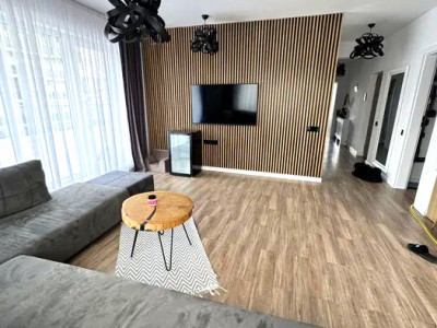 | La Inaltime: 73 mp Interior + 143 mp Terasa de Vis | 