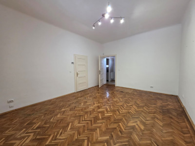 | Spatiu birou la casa | 40 mp | Zona Cipariu |