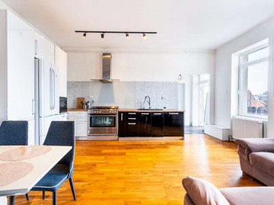 Apartament spațios de 87 mp, cu tavane înalte și garaj, strada Horea