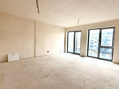 Apartament 2 camere, CF disponibil, spații verzi 1900 mp, retras de la strada