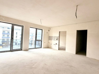 Apartament 2 camere, CF disponibil, spații verzi 1900 mp, retras de la strada