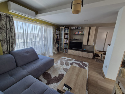 Apartament 4 camere , 3 bai, 2 balcoane, parcare