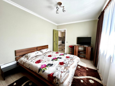Apartament 2 camere, parcare, strada Cetății-Floresti