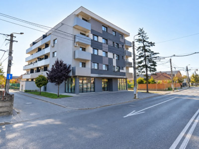 Spațiu comercial cu 10 locuri de parcare, zona Mărăști–Someșeni