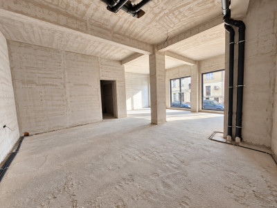Spatiu comercial 65 mp | Vitrina | H 3,6 m | Medical / Comercial | Centru